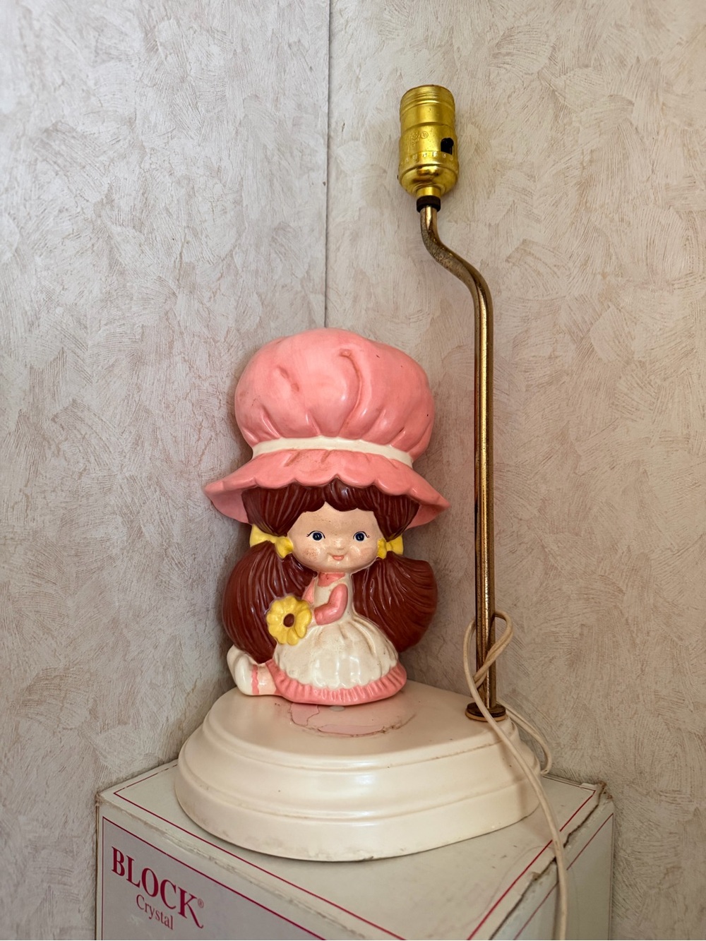 Vtg | Bonnet Girl Lamp